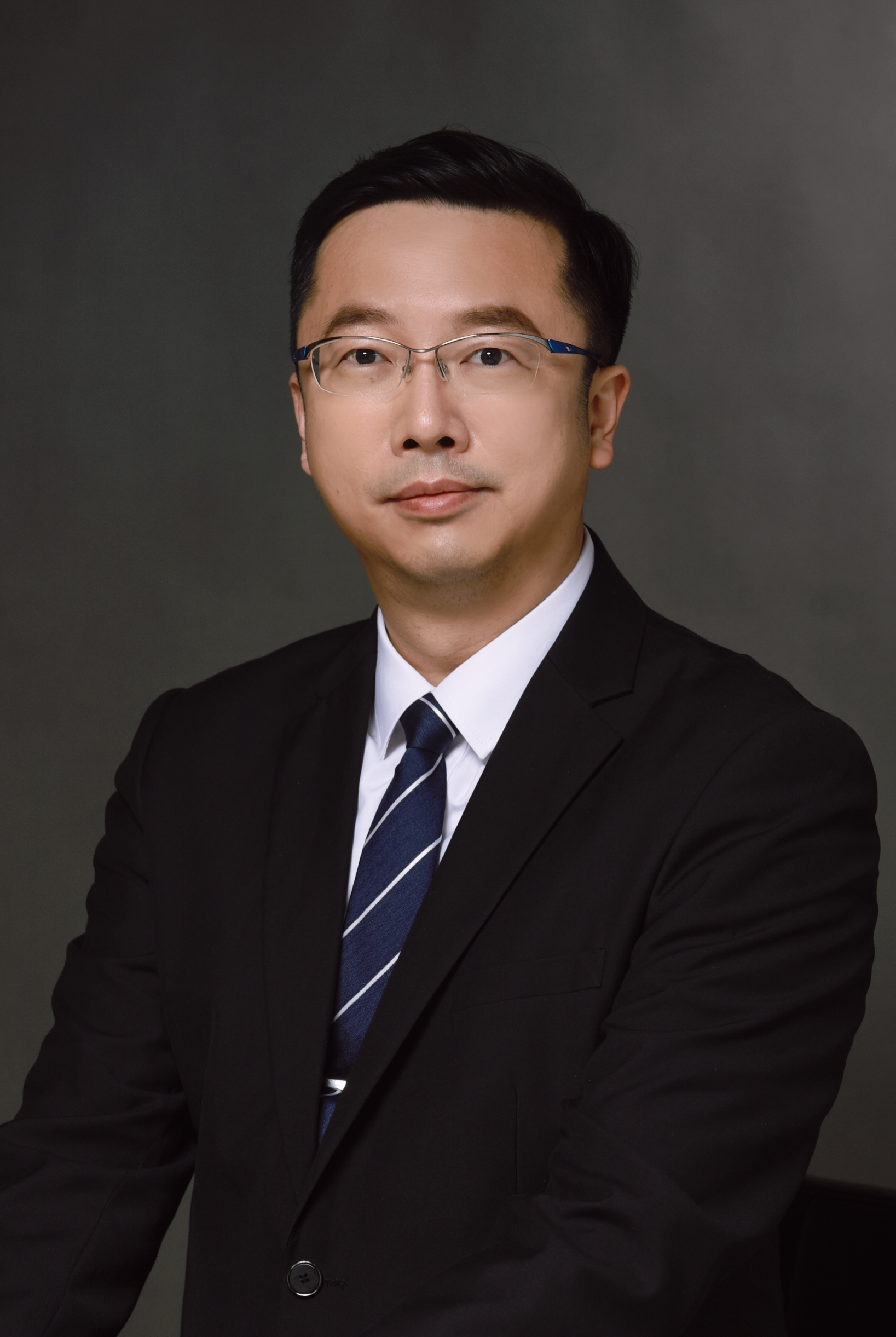 Dr. Michael LG Wong 